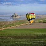 Montgolfière dans la baie du Mont-Saint-Michel